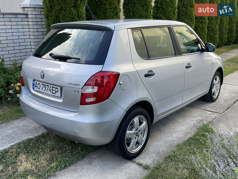 Хетчбек Skoda Fabia 2013 в Виноградові