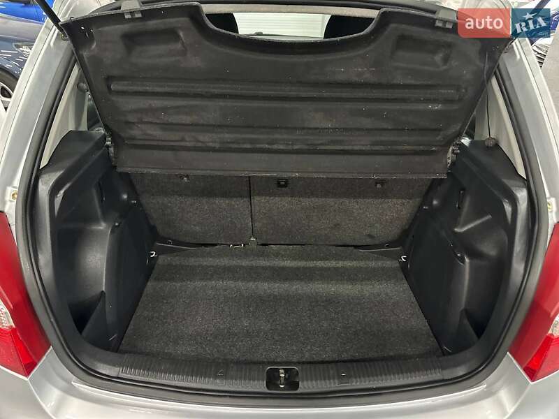 Хетчбек Skoda Fabia 2009 в Кам'янському