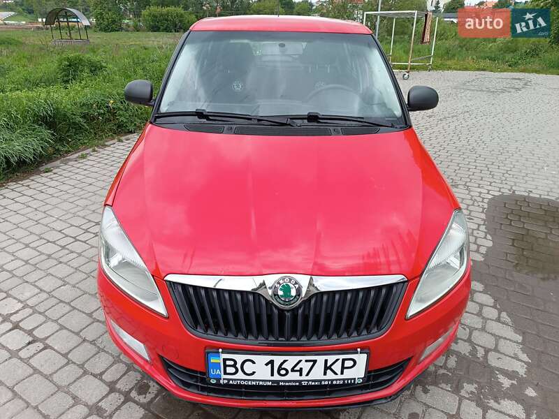 Хэтчбек Skoda Fabia 2012 в Львове