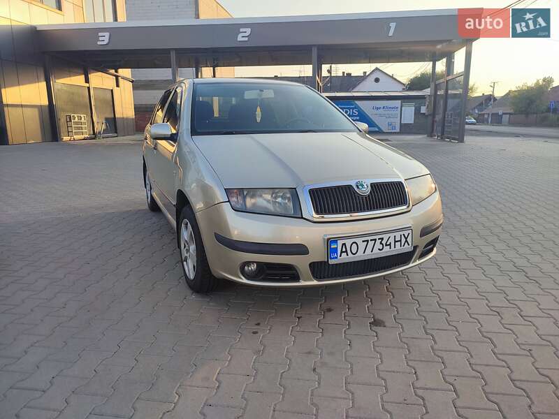 Хетчбек Skoda Fabia 2005 в 