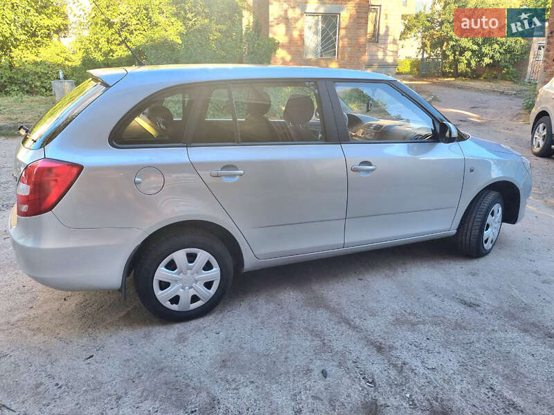 Універсал Skoda Fabia 2013 в Компаніївці