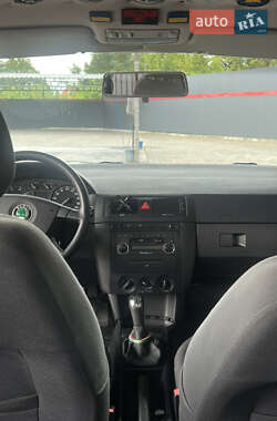 Универсал Skoda Fabia 2002 в 