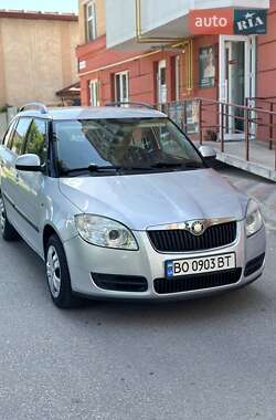 Універсал Skoda Fabia 2010 в Тернополі