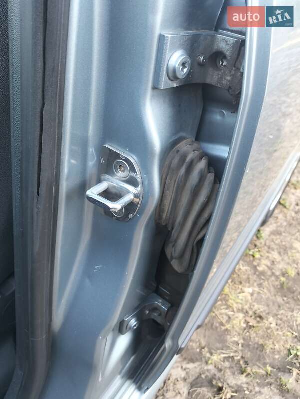 Універсал Skoda Fabia 2004 в Сумах