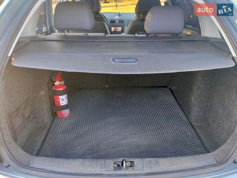 Універсал Skoda Fabia 2004 в Сумах