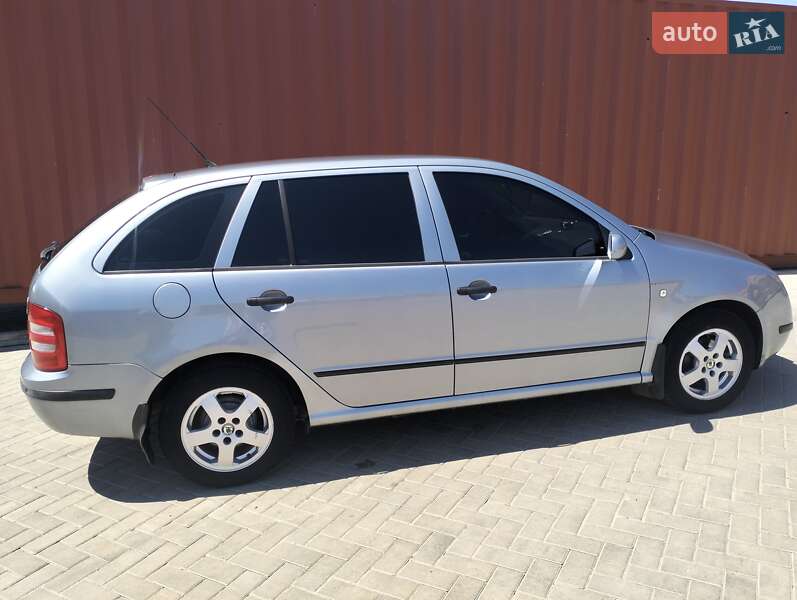 Універсал Skoda Fabia 2004 в Сумах