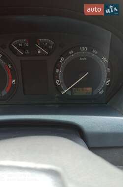Седан Skoda Fabia 2006 в 