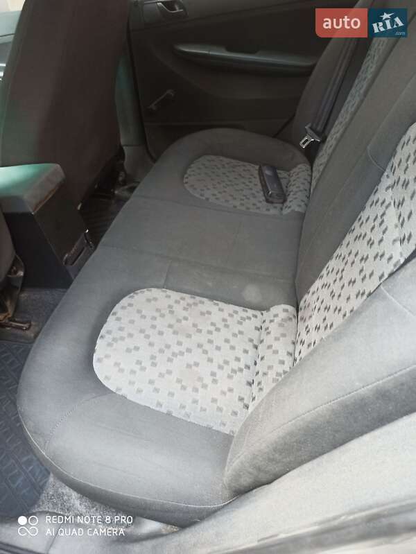 Седан Skoda Fabia 2006 в Днепре