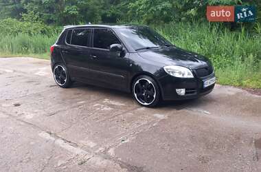 Хэтчбек Skoda Fabia 2009 в 
