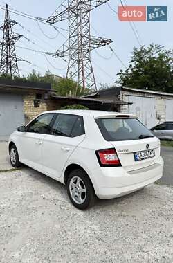 Хэтчбек Skoda Fabia 2016 в Киеве