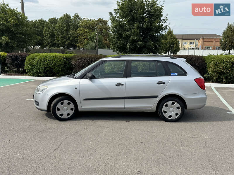 Универсал Skoda Fabia 2010 в Полтаве