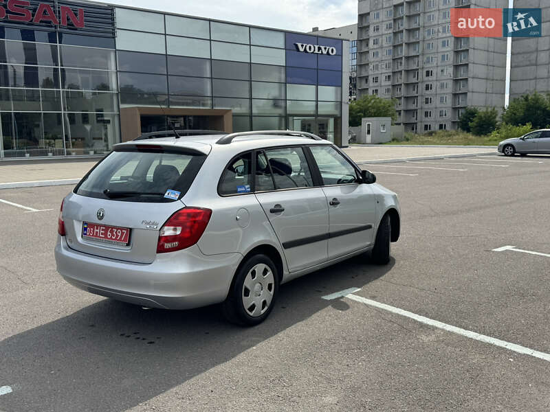 Универсал Skoda Fabia 2010 в Полтаве