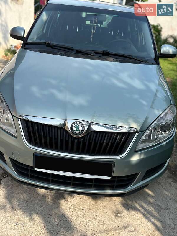 Універсал Skoda Fabia 2011 в Тернополі