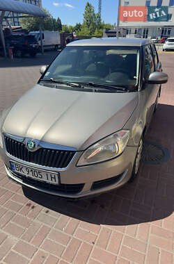 Хэтчбек Skoda Fabia 2011 в Ровно