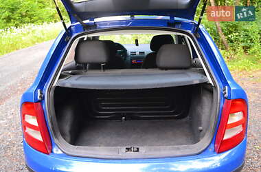 Хэтчбек Skoda Fabia 2004 в 