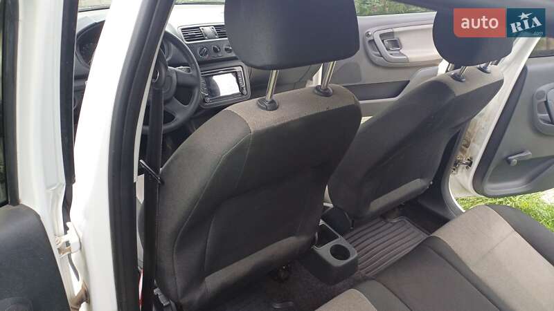 Хэтчбек Skoda Fabia 2011 в Святопетровское