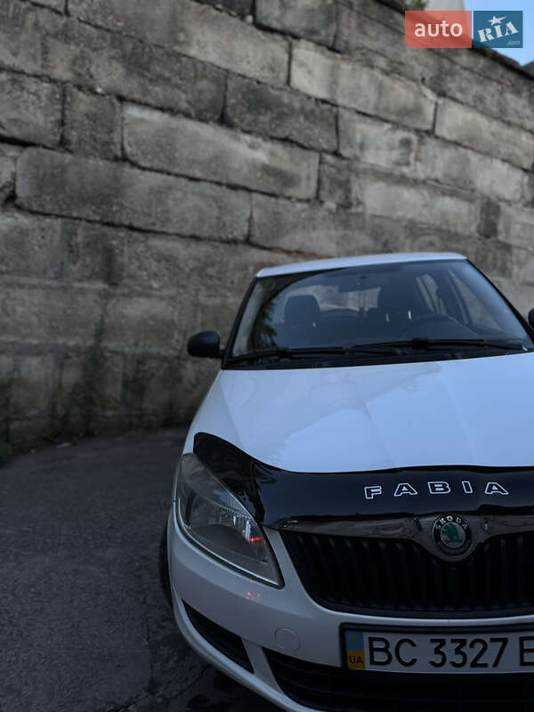 Хэтчбек Skoda Fabia 2011 в Львове