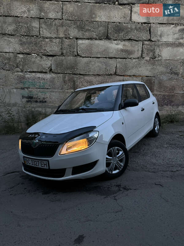 Хэтчбек Skoda Fabia 2011 в Львове