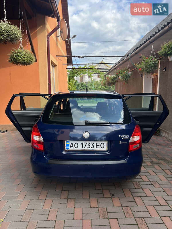 Універсал Skoda Fabia 2010 в Тячеві
