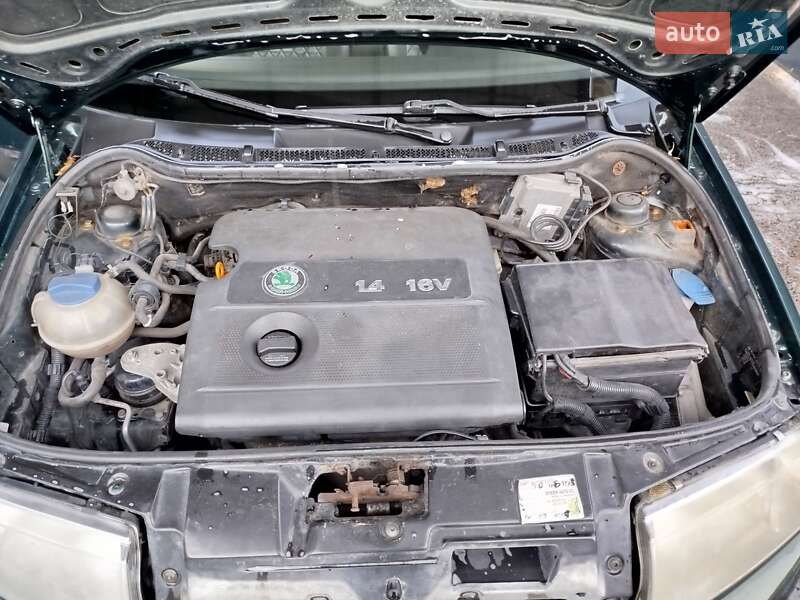 Седан Skoda Fabia 2002 в Старокостянтинові