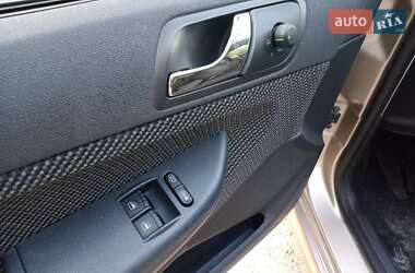 Седан Skoda Fabia 2005 в 