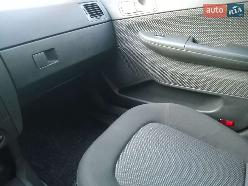 Седан Skoda Fabia 2005 в Тернополі