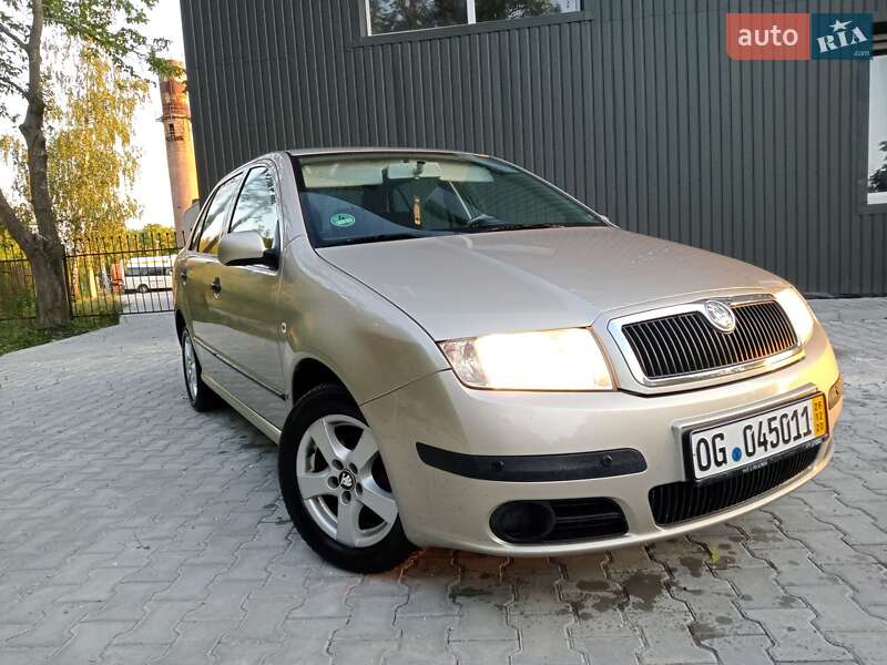 Седан Skoda Fabia 2005 в Тернополі