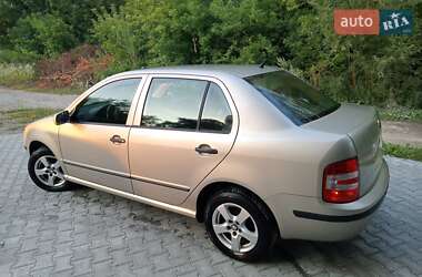 Седан Skoda Fabia 2005 в 
