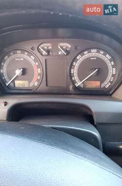 Седан Skoda Fabia 2004 в 