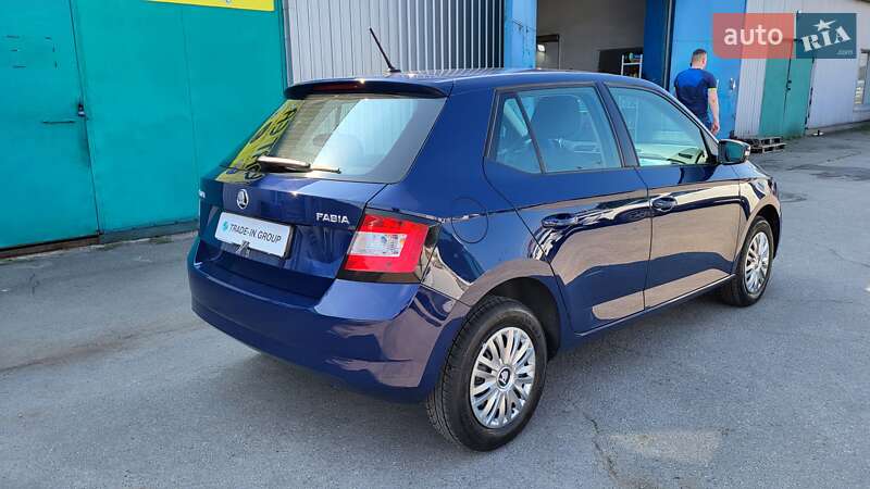 Хэтчбек Skoda Fabia 2017 в Киеве