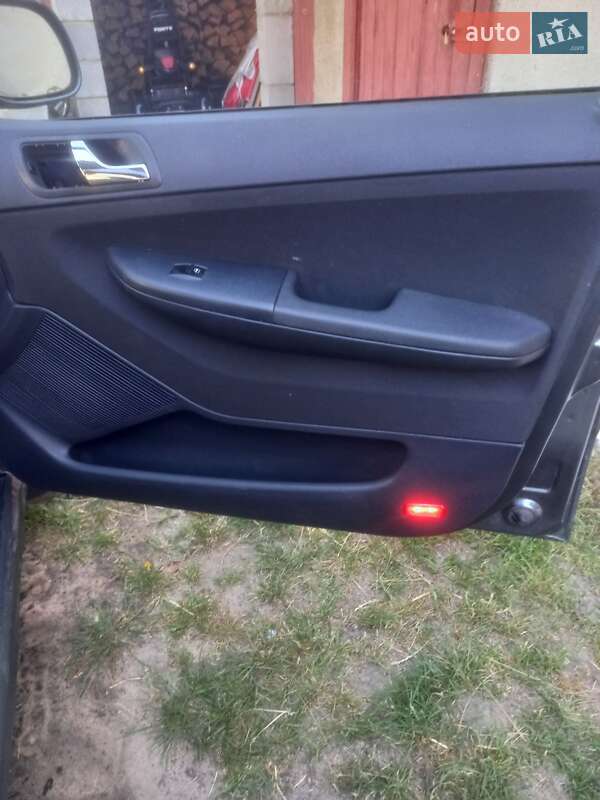 Универсал Skoda Fabia 2004 в Маневичах