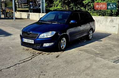 Універсал Skoda Fabia 2010 в Києві