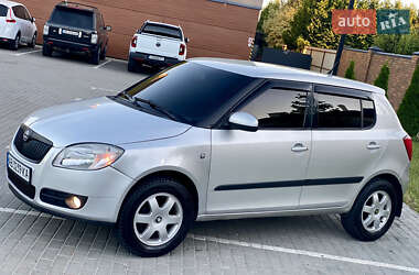 Хэтчбек Skoda Fabia 2007 в 