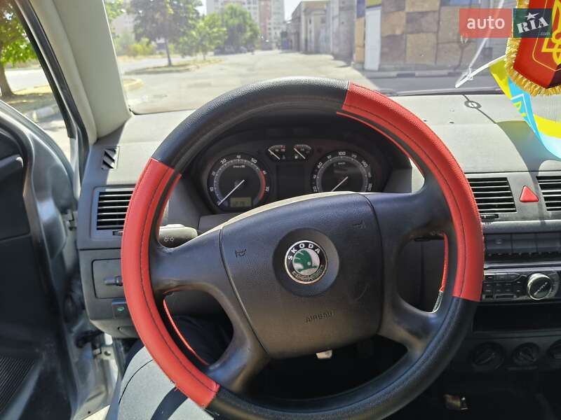 Хэтчбек Skoda Fabia 2005 в Арбузинке