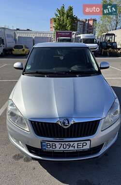 Хетчбек Skoda Fabia 2014 в Дніпрі