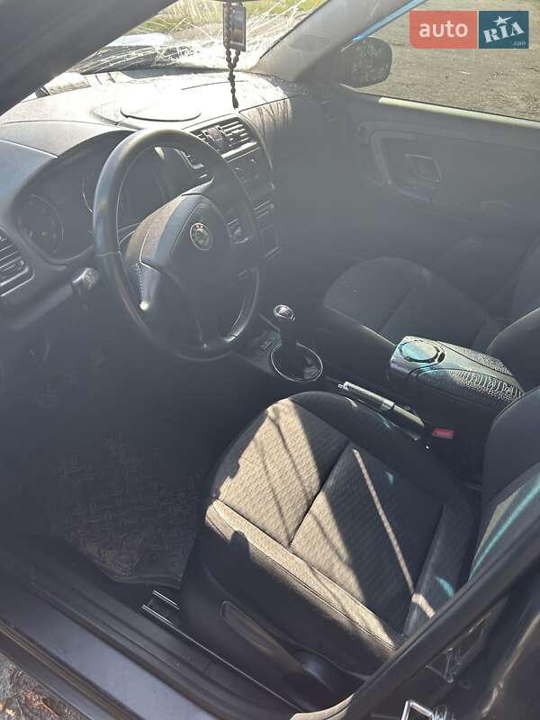 Хэтчбек Skoda Fabia 2010 в Житомире