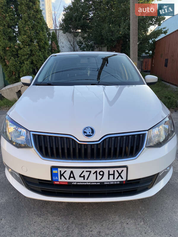 Хетчбек Skoda Fabia 2016 в Києві