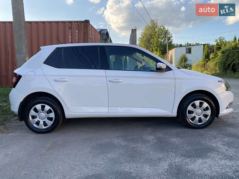 Хетчбек Skoda Fabia 2016 в Києві