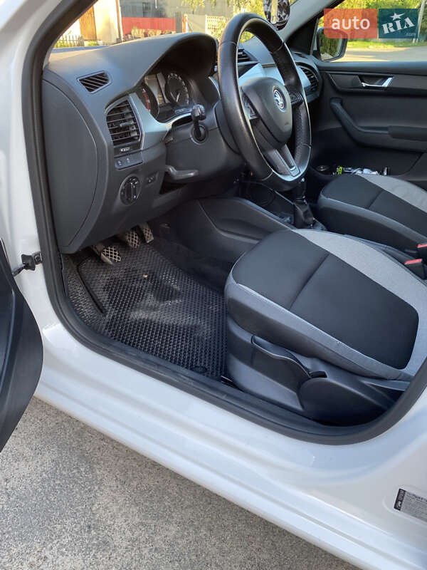 Хетчбек Skoda Fabia 2016 в Києві