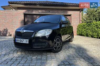 Хэтчбек Skoda Fabia 2010 в Запорожье