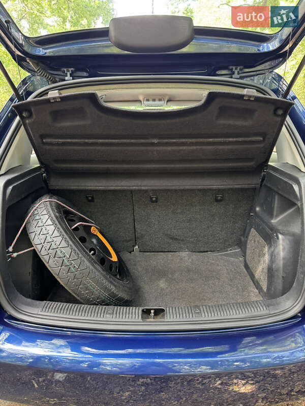 Хэтчбек Skoda Fabia 2007 в Днепре