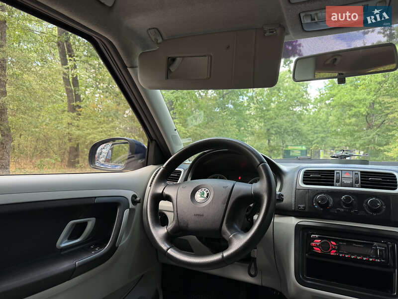 Хэтчбек Skoda Fabia 2007 в Днепре