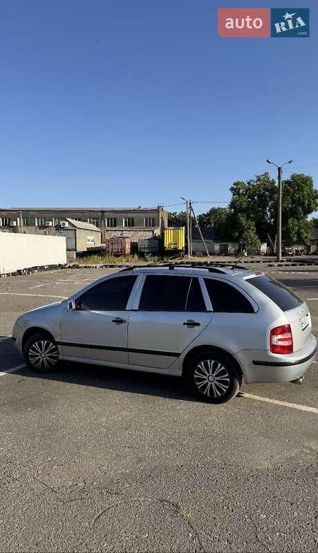 Универсал Skoda Fabia 2002 в Подольске