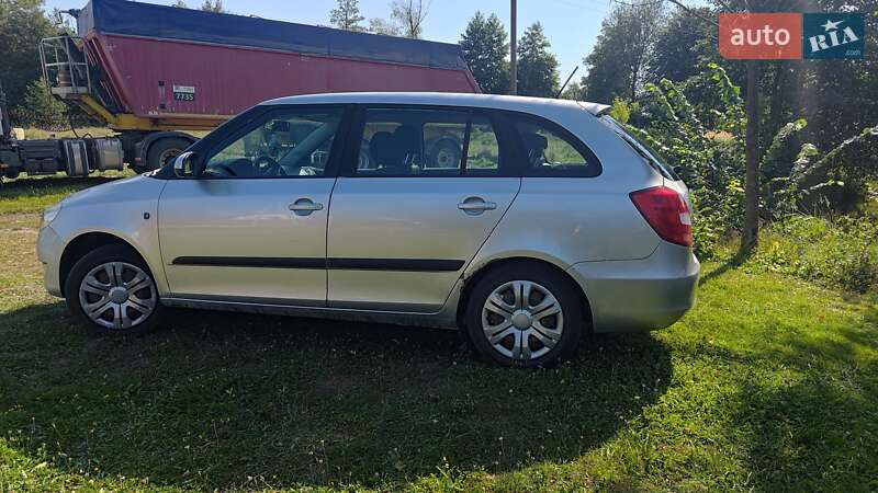 Універсал Skoda Fabia 2011 в Івано-Франківську