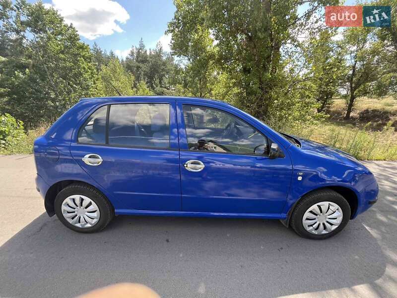 Хетчбек Skoda Fabia 2002 в Павлограді