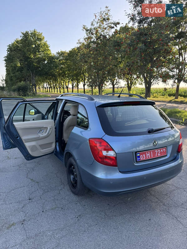 Универсал Skoda Fabia 2009 в Луцке