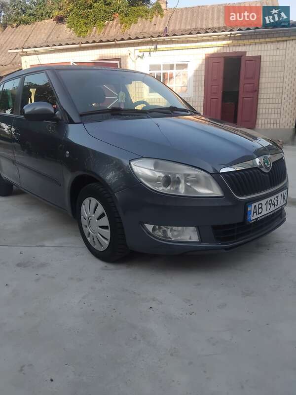 Хэтчбек Skoda Fabia 2011 в Калиновке