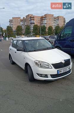 Хэтчбек Skoda Fabia 2011 в 