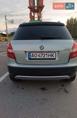 Хэтчбек Skoda Fabia 2010 в 