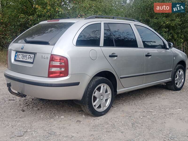 Седан Skoda Fabia 2003 в Трускавці